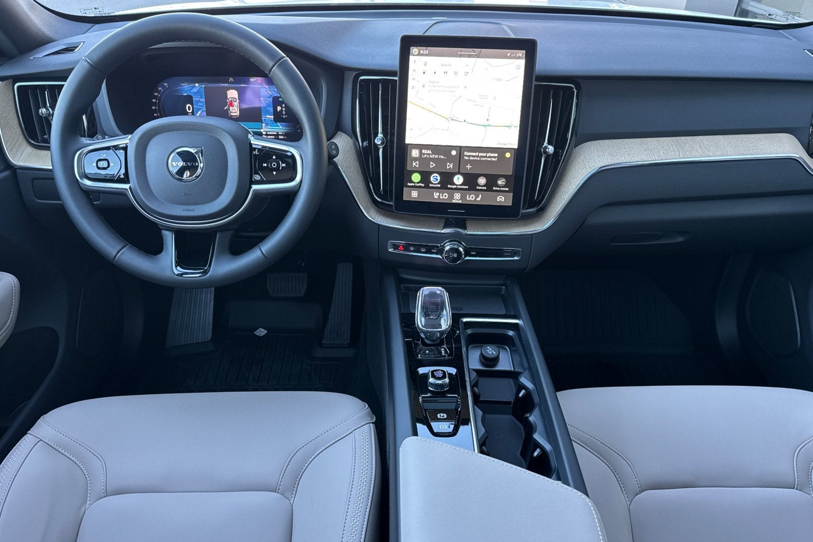 2026 Volvo XC60 Plug-In Hybrid T8 Plus
