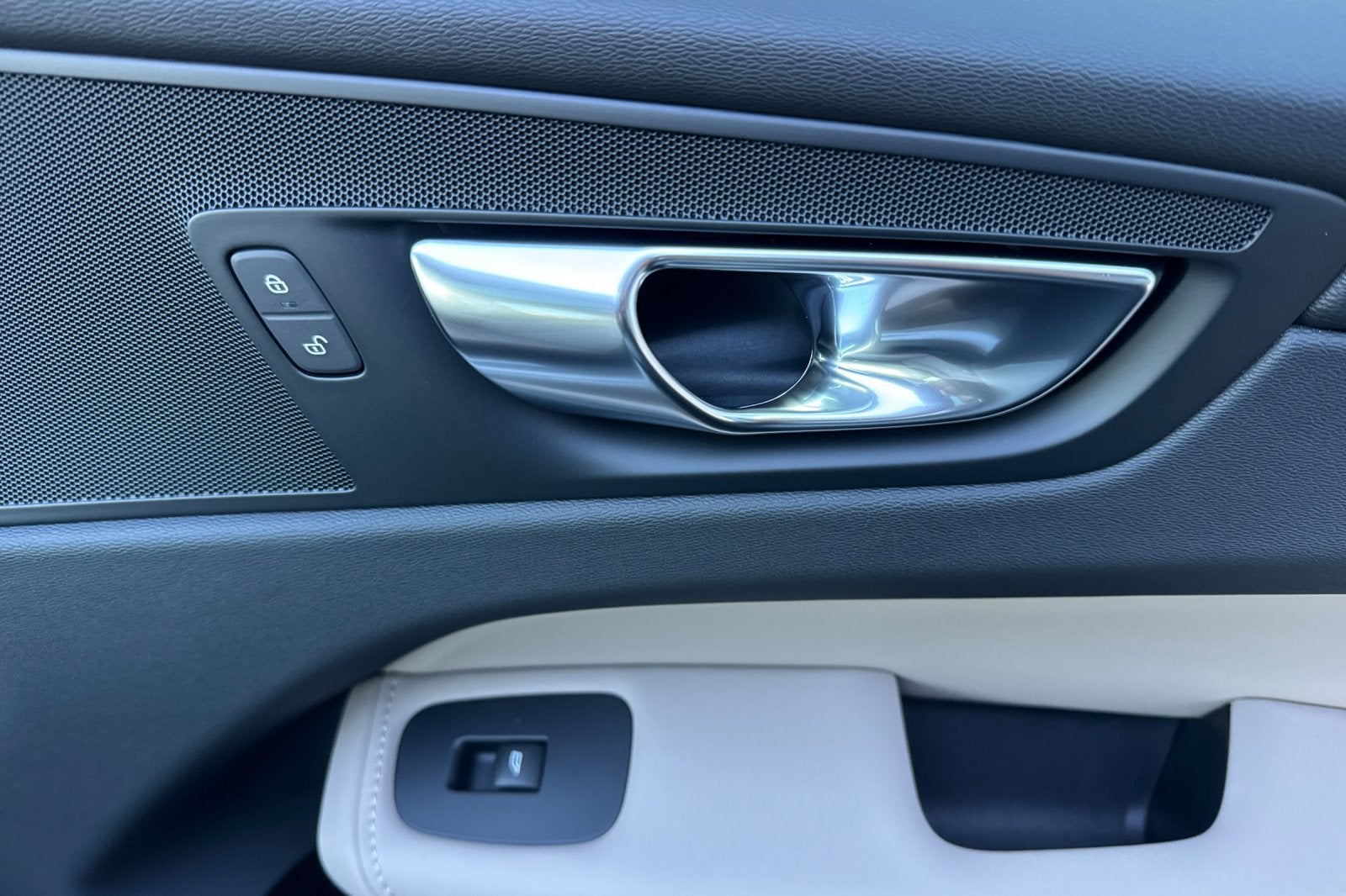 2026 Volvo XC60 Plug-In Hybrid T8 Plus