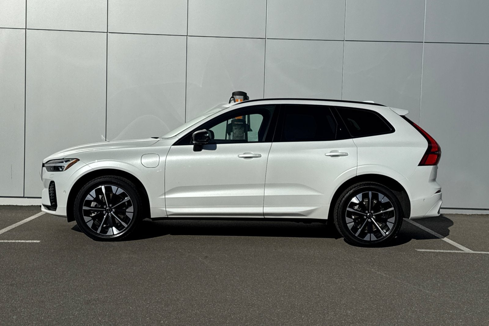2026 Volvo XC60 Plug-In Hybrid T8 Plus