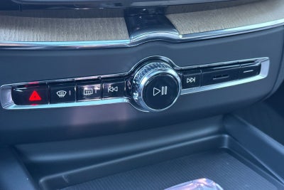 2026 Volvo XC60 Plug-In Hybrid T8 Plus