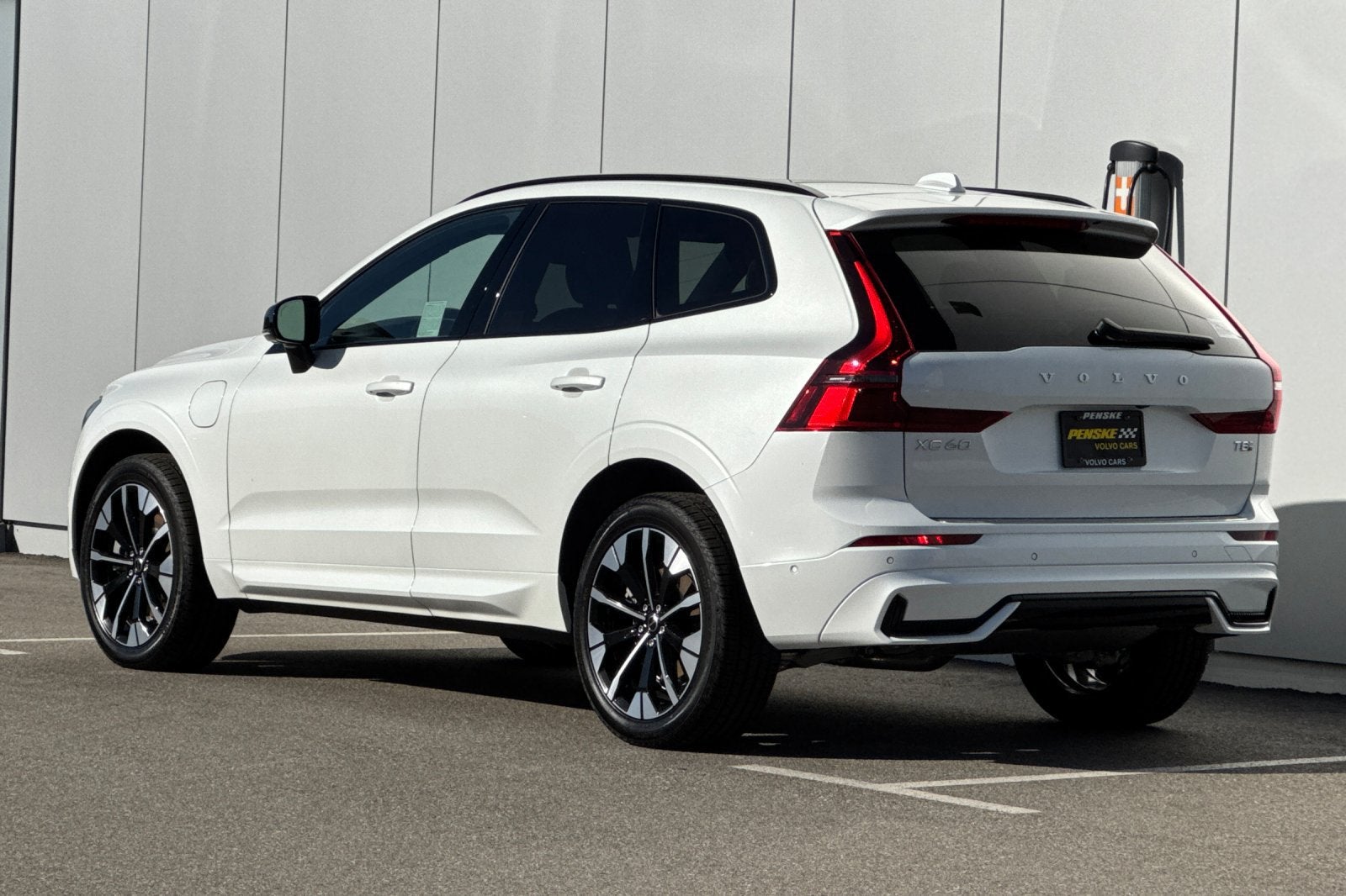 2026 Volvo XC60 Plug-In Hybrid T8 Plus