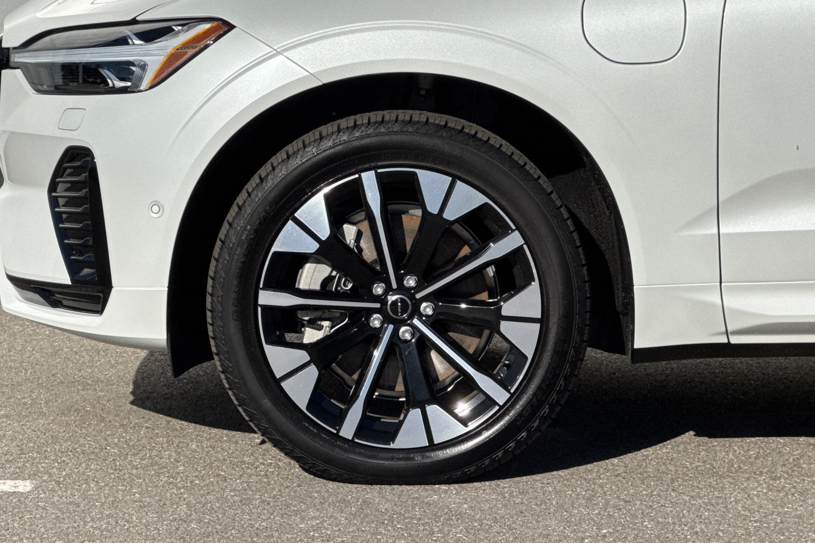 2026 Volvo XC60 Plug-In Hybrid T8 Plus