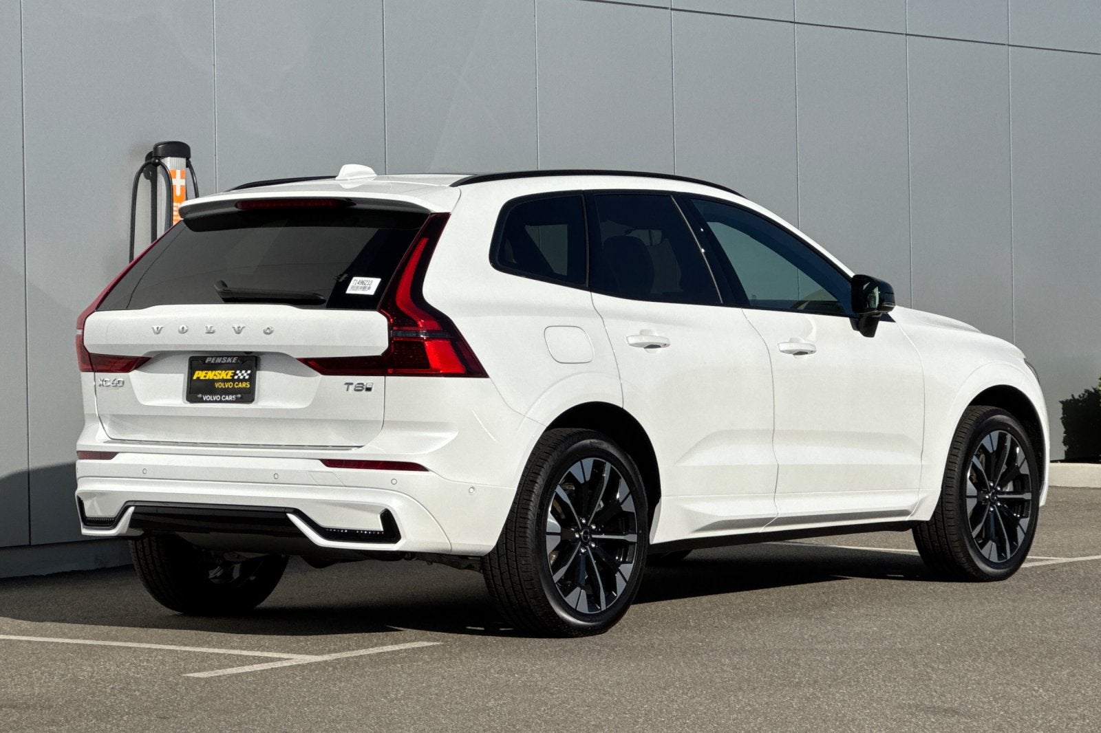 2026 Volvo XC60 Plug-In Hybrid T8 Plus