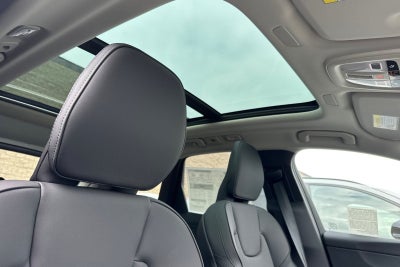 2026 Volvo XC60 Plug-In Hybrid T8 Plus