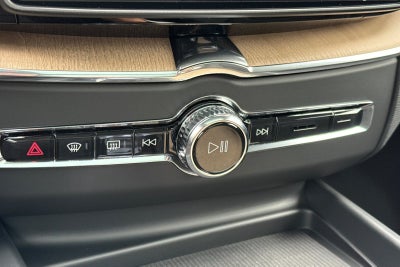2026 Volvo XC60 Plug-In Hybrid T8 Plus