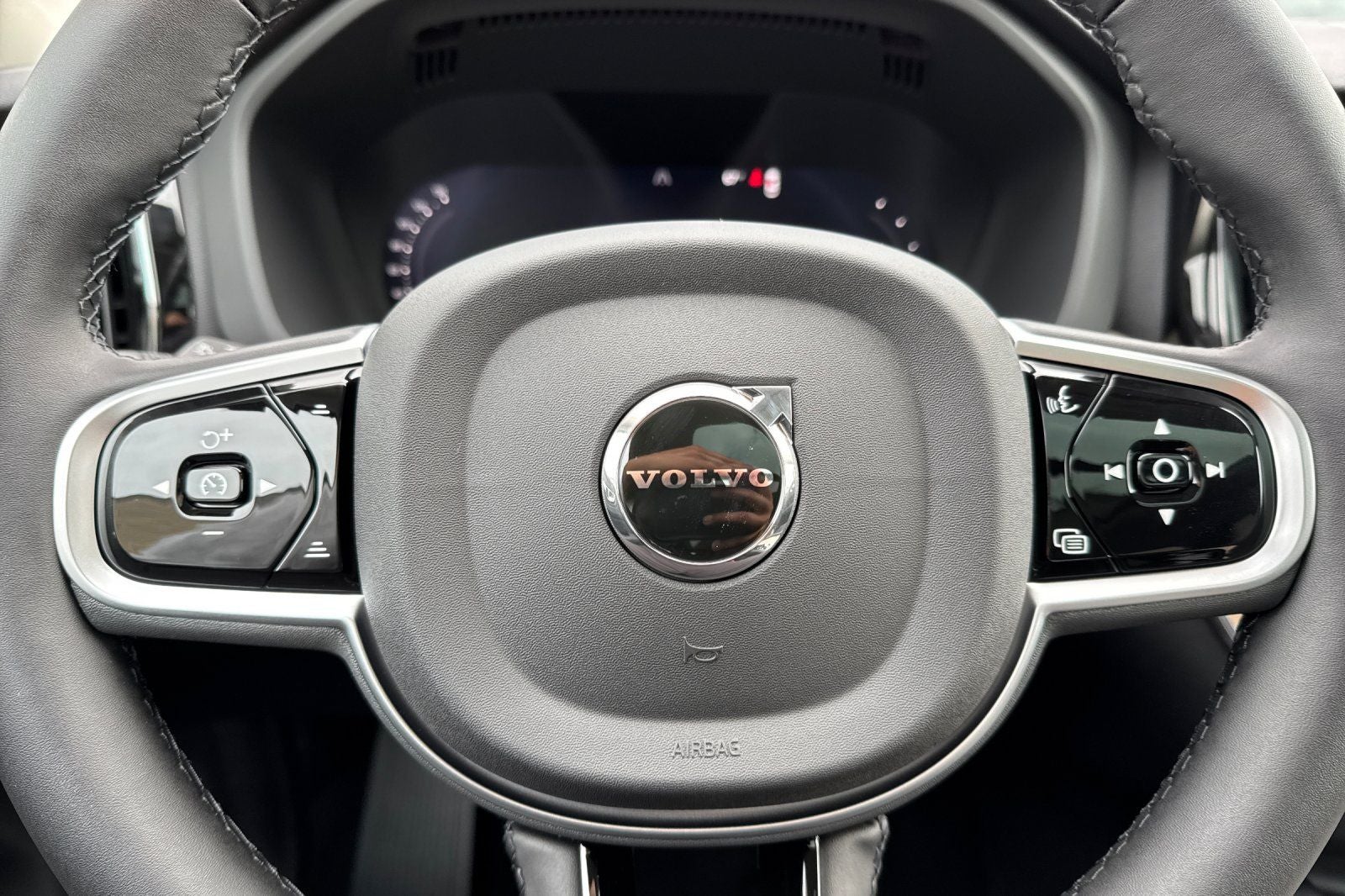 2026 Volvo XC60 Plug-In Hybrid T8 Plus