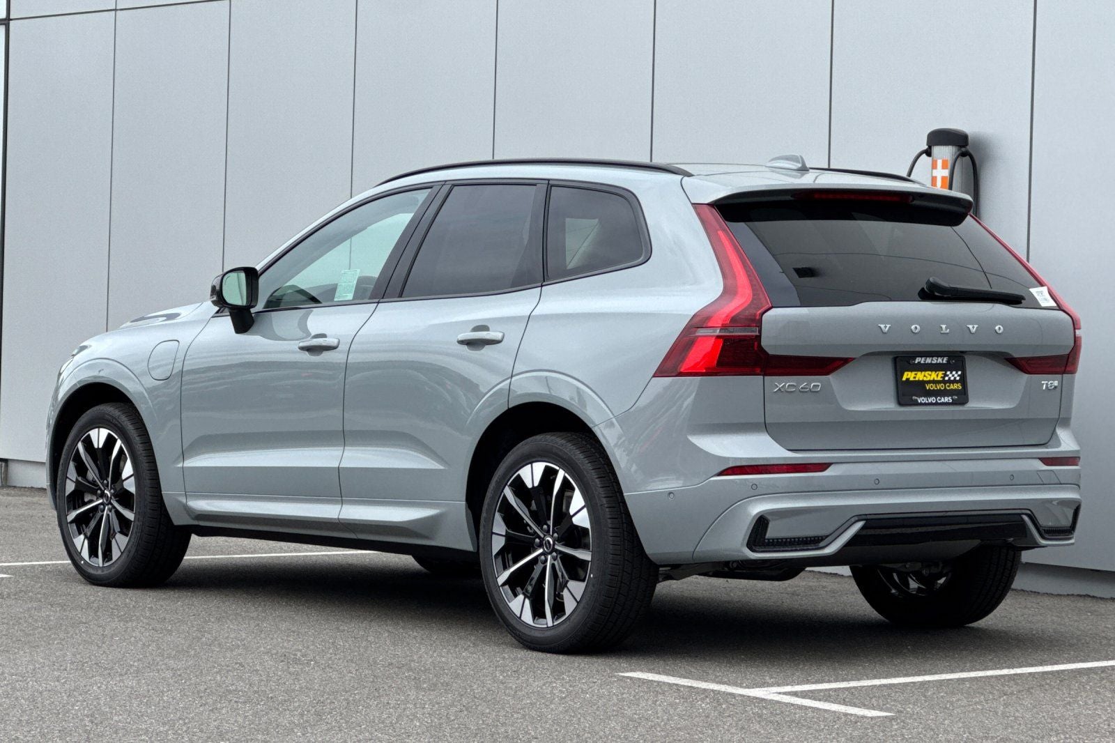 2026 Volvo XC60 Plug-In Hybrid T8 Plus