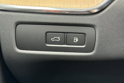 2026 Volvo XC60 Plug-In Hybrid T8 Plus