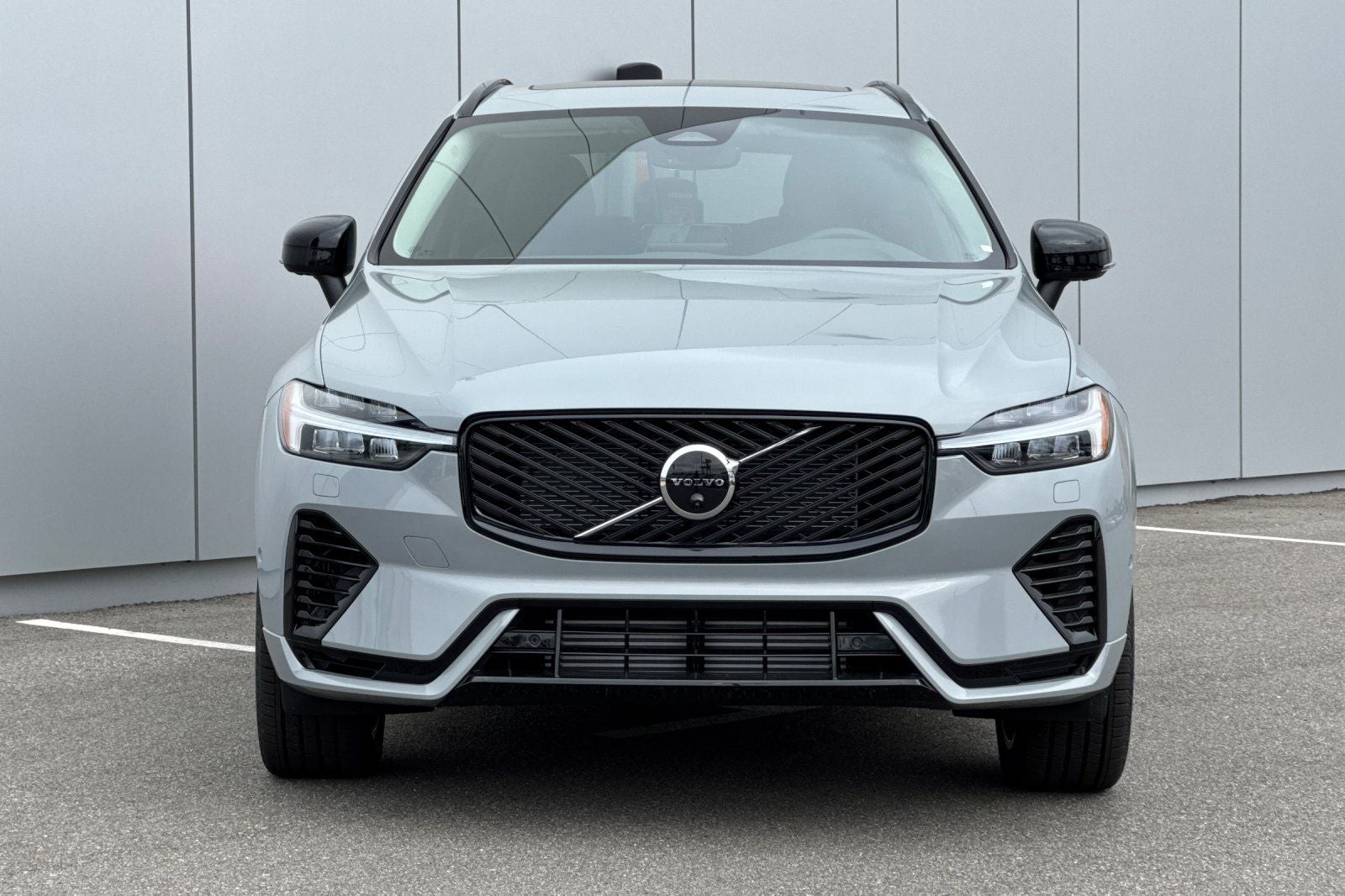 2026 Volvo XC60 Plug-In Hybrid T8 Plus