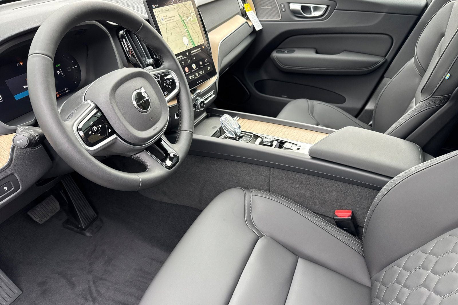 2026 Volvo XC60 Plug-In Hybrid T8 Plus