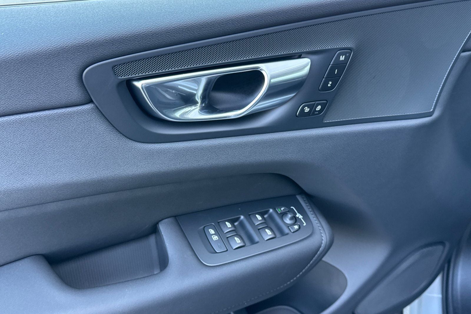 2026 Volvo XC60 Plug-In Hybrid T8 Plus