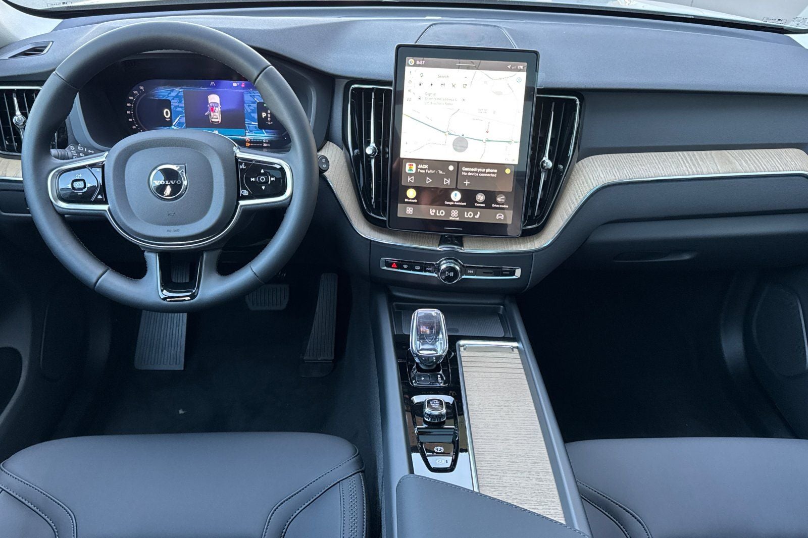 2026 Volvo XC60 Plug-In Hybrid T8 Plus
