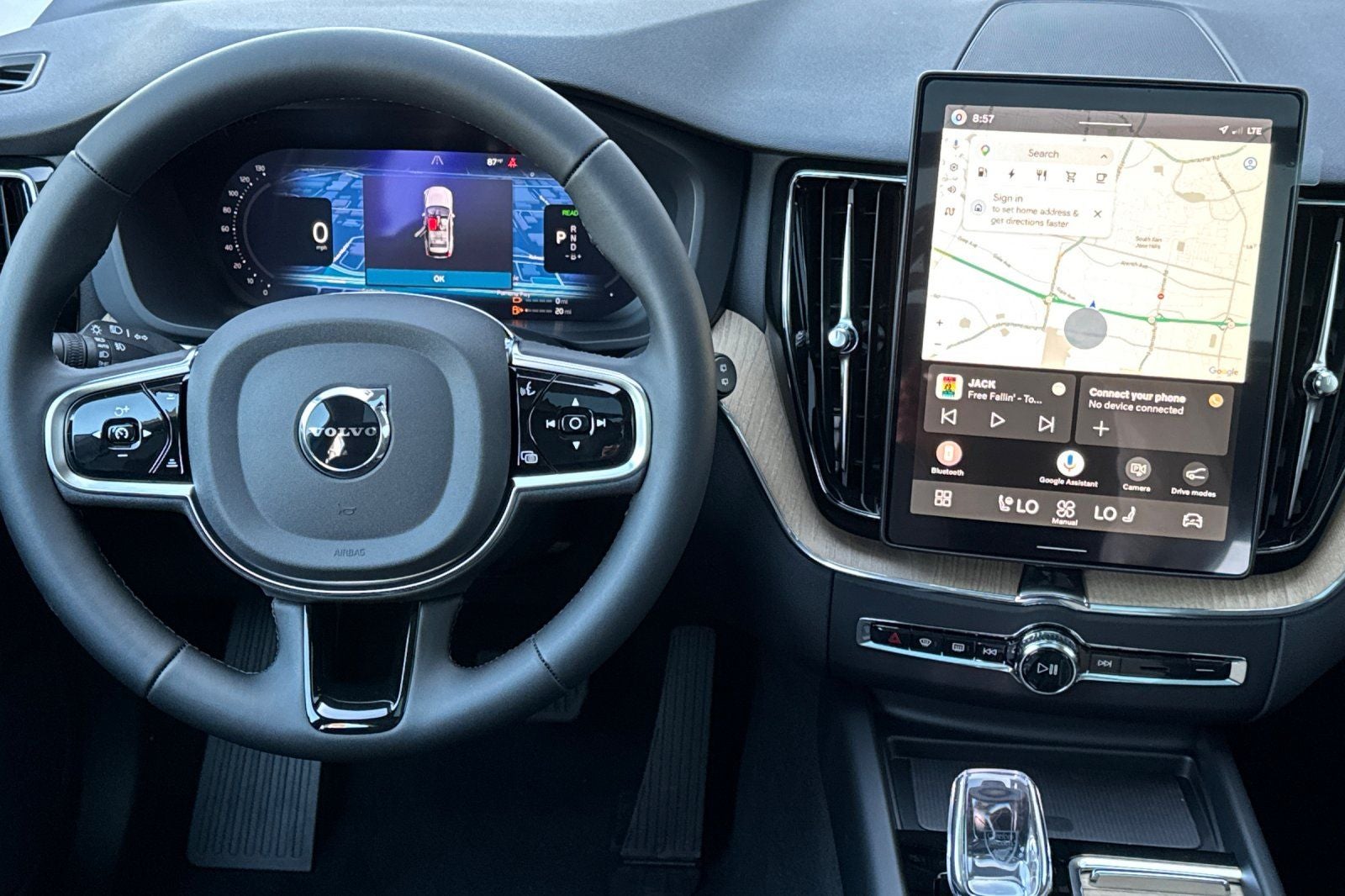 2026 Volvo XC60 Plug-In Hybrid T8 Plus