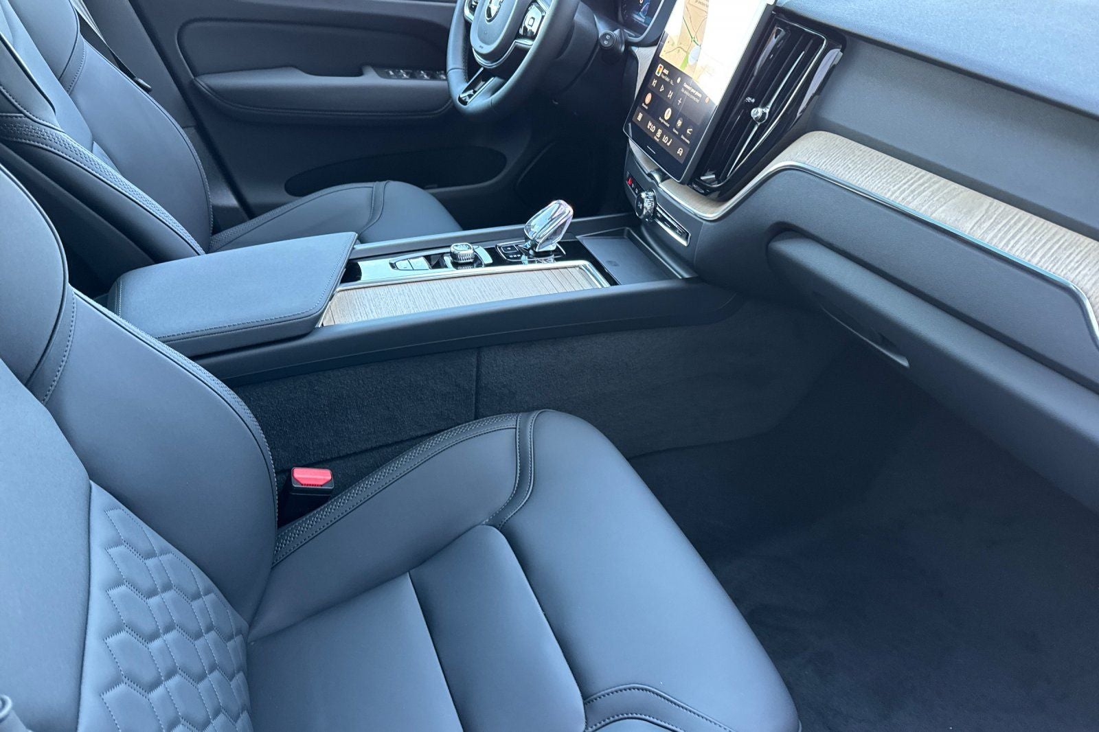2026 Volvo XC60 Plug-In Hybrid T8 Plus