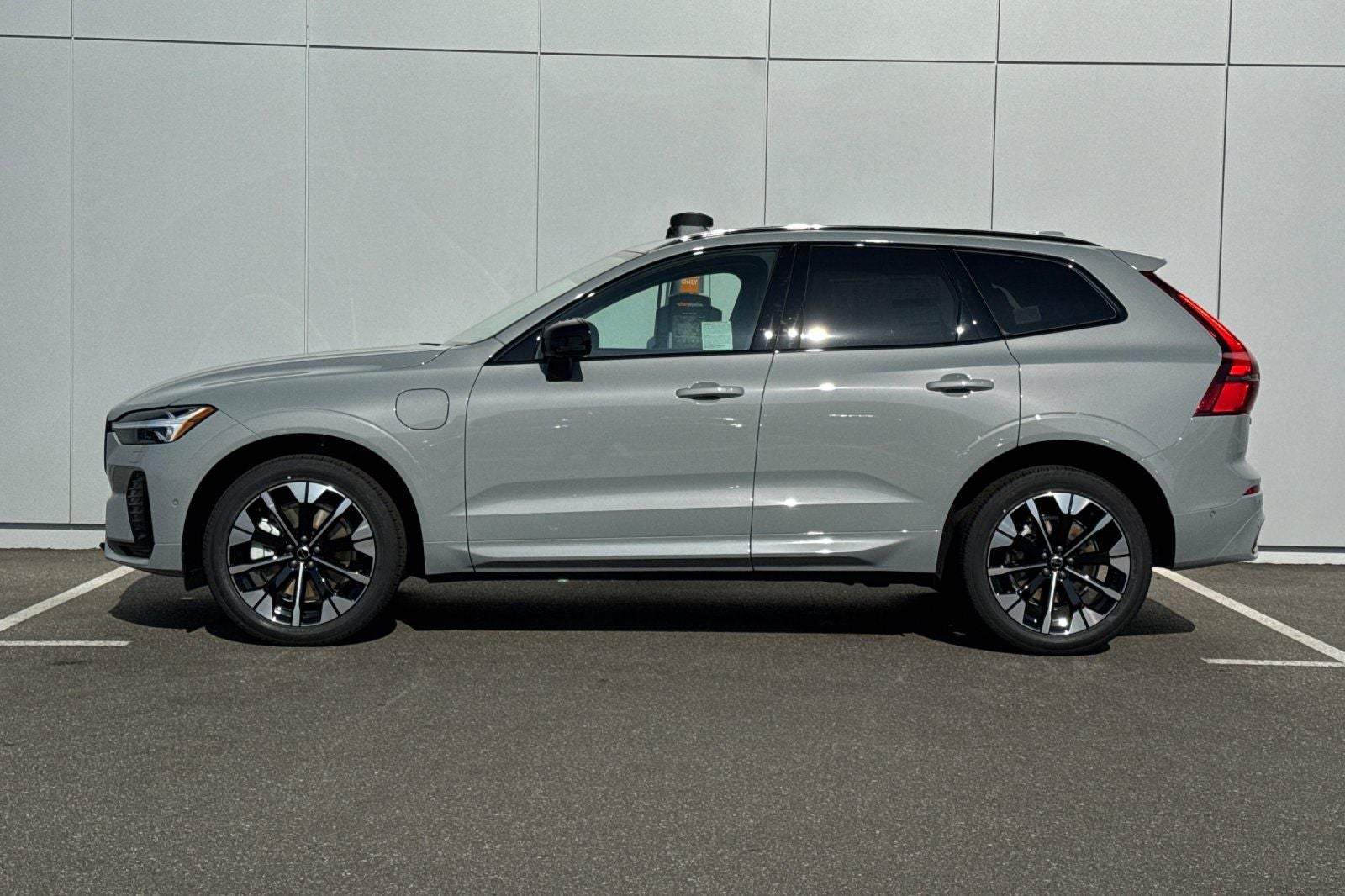 2026 Volvo XC60 Plug-In Hybrid T8 Plus