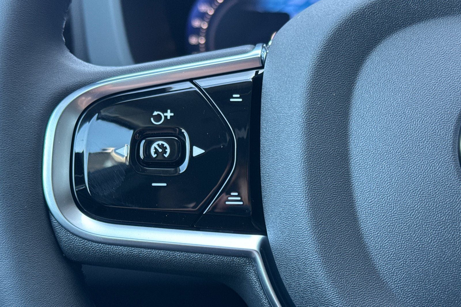2026 Volvo XC60 Plug-In Hybrid T8 Plus