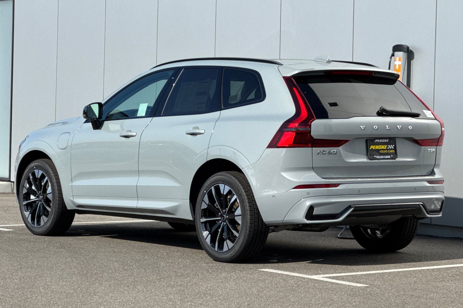 2026 Volvo XC60 Plug-In Hybrid T8 Plus