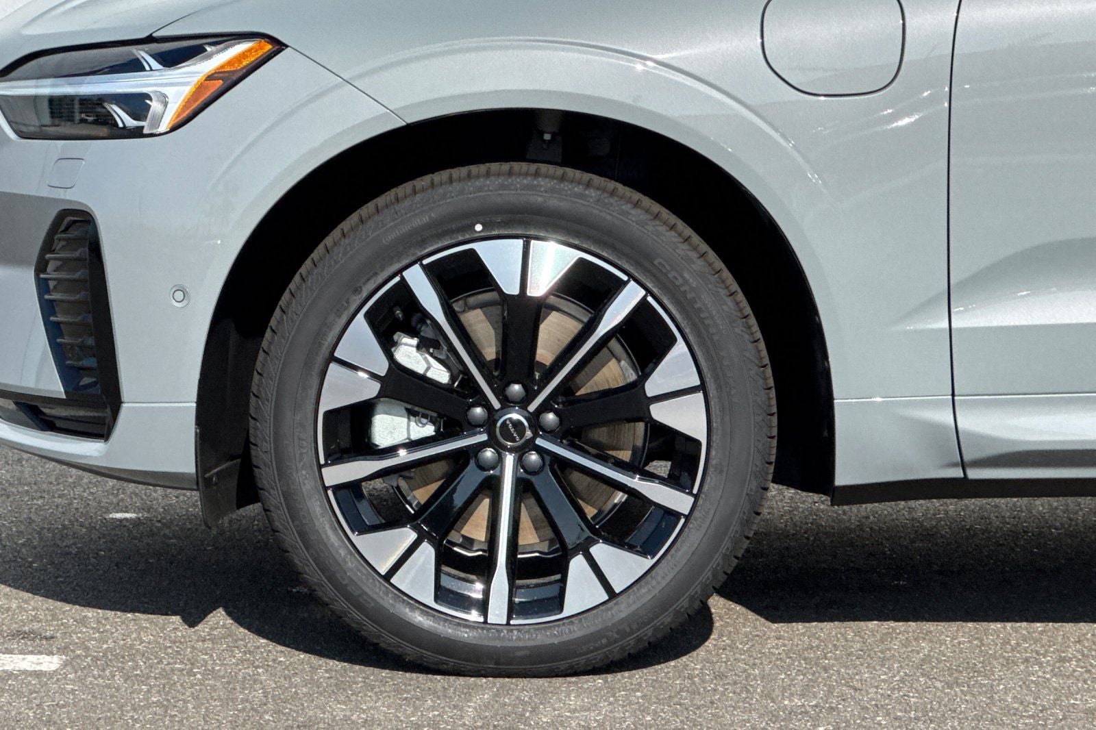 2026 Volvo XC60 Plug-In Hybrid T8 Plus