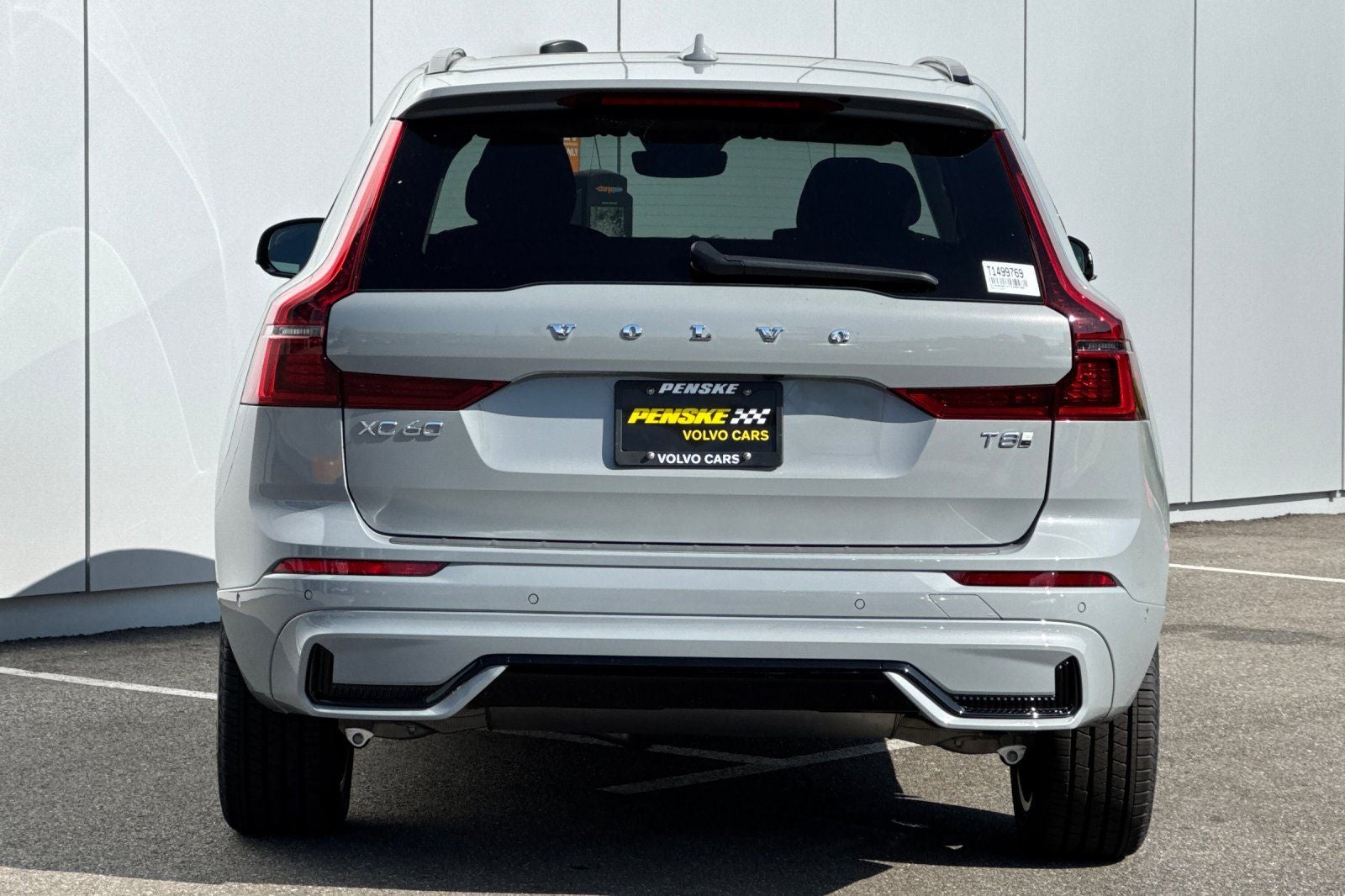 2026 Volvo XC60 Plug-In Hybrid T8 Plus
