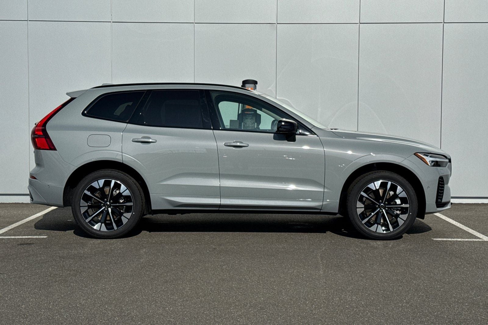 2026 Volvo XC60 Plug-In Hybrid T8 Plus