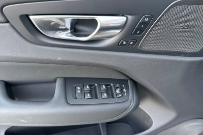 2026 Volvo XC60 Plug-In Hybrid T8 Ultra Black Edition