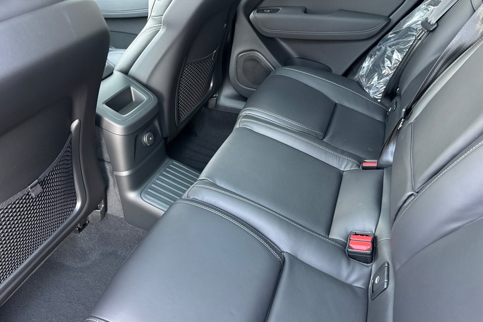 2026 Volvo XC60 Plug-In Hybrid T8 Ultra Black Edition