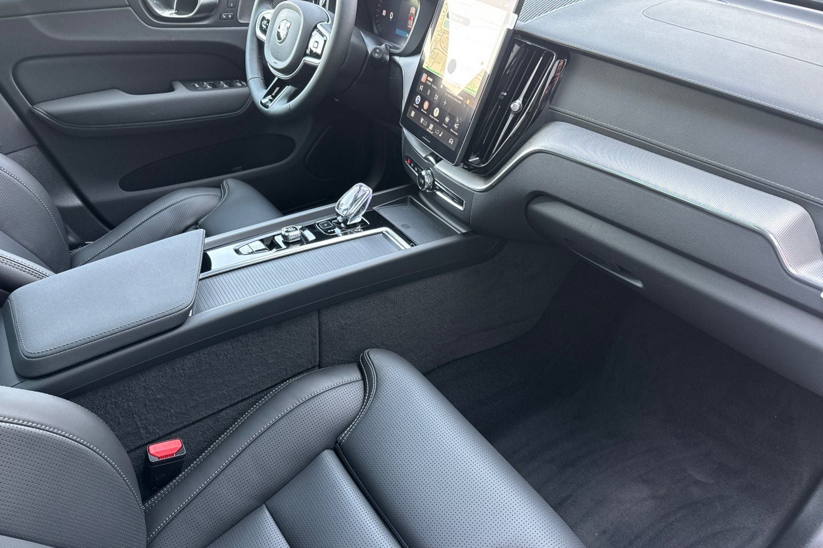2026 Volvo XC60 Plug-In Hybrid T8 Ultra Black Edition