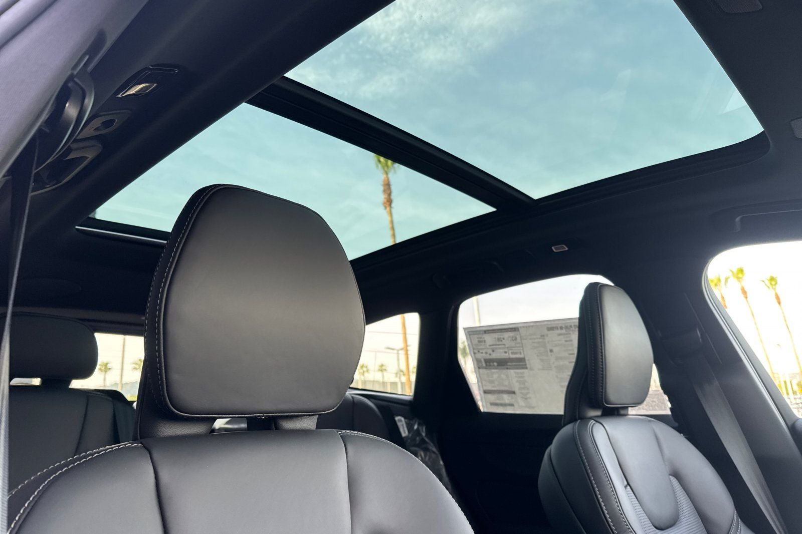 2026 Volvo XC60 Plug-In Hybrid T8 Ultra Black Edition