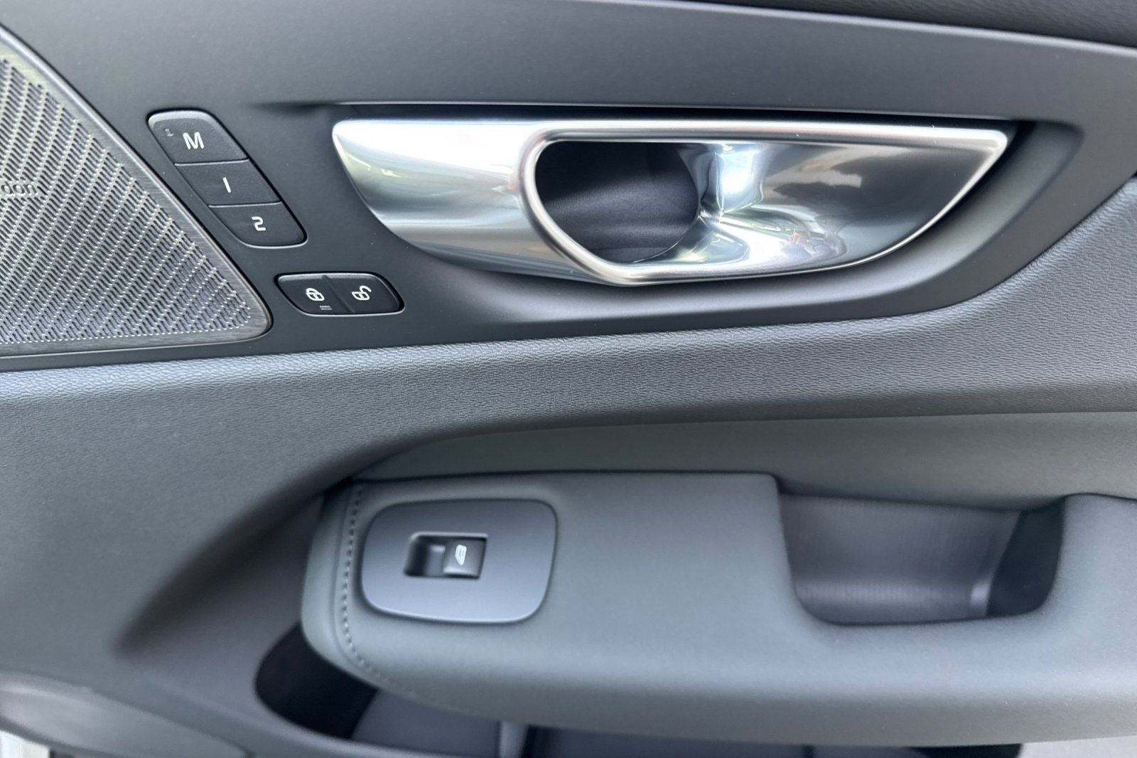 2026 Volvo XC60 Plug-In Hybrid T8 Ultra Black Edition