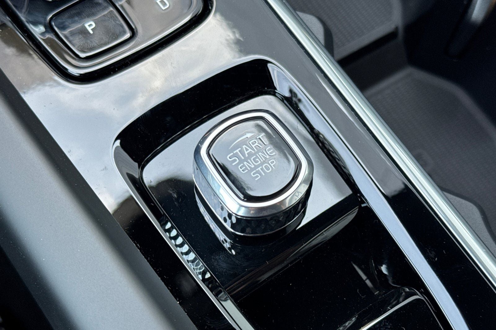 2026 Volvo XC60 Plug-In Hybrid T8 Ultra Black Edition