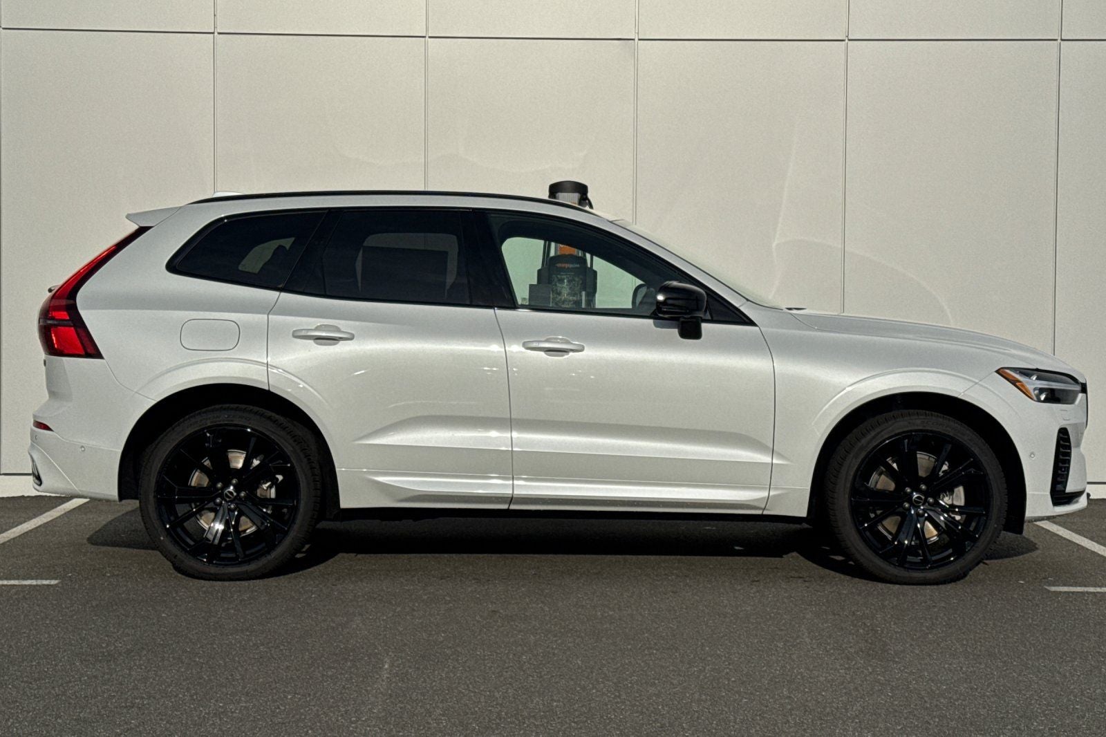 2026 Volvo XC60 Plug-In Hybrid T8 Ultra Black Edition