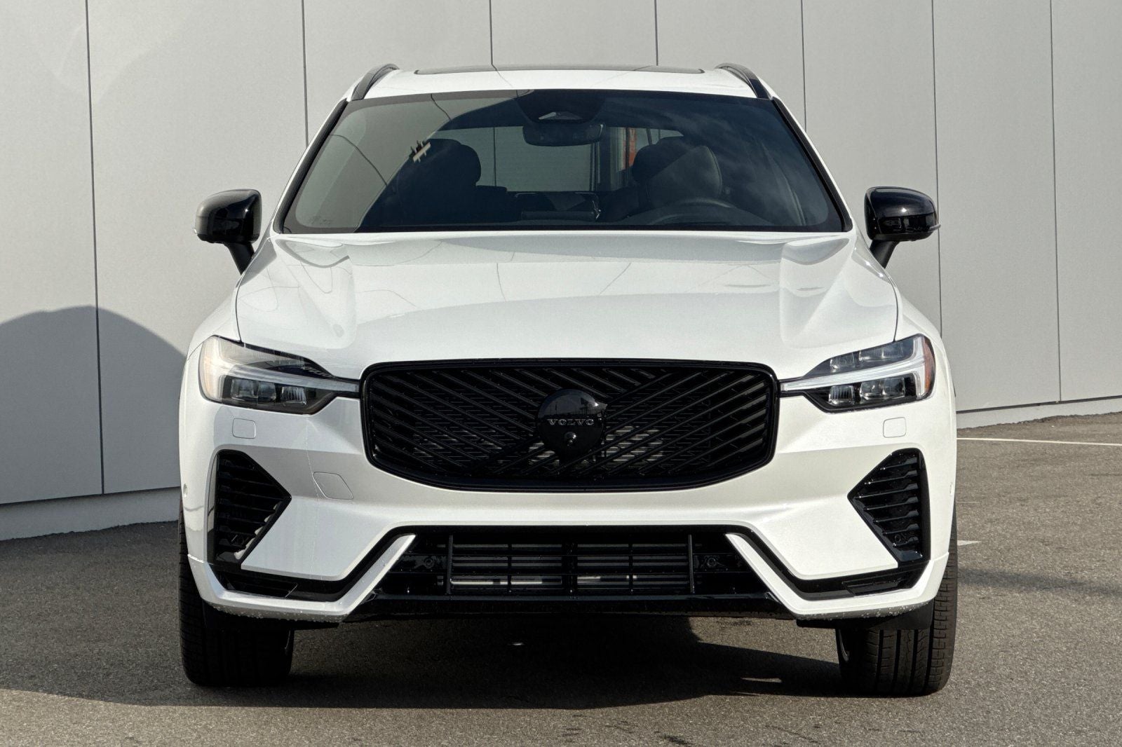 2026 Volvo XC60 Plug-In Hybrid T8 Ultra Black Edition
