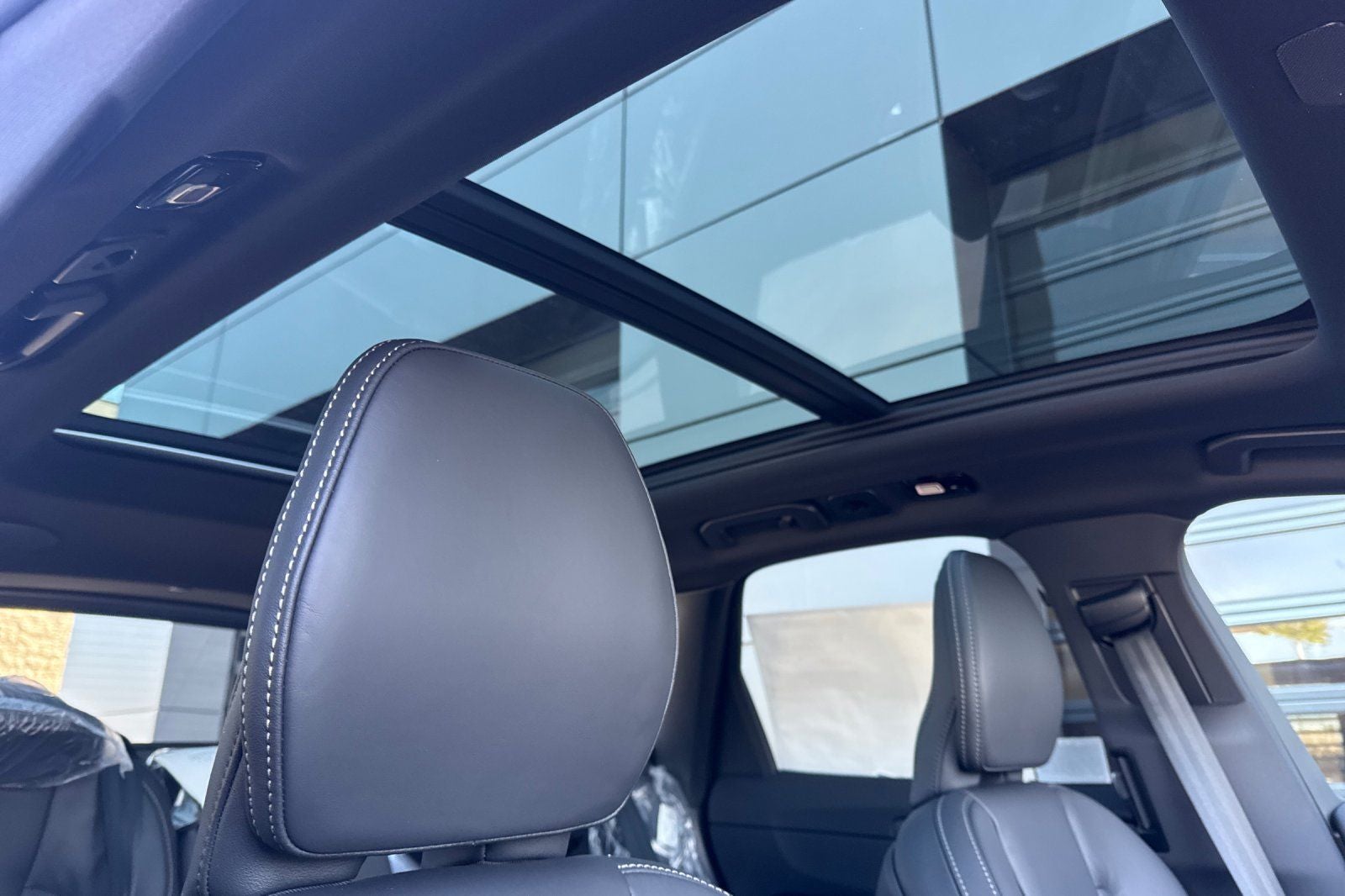 2026 Volvo XC60 Plug-In Hybrid T8 Ultra Black Edition