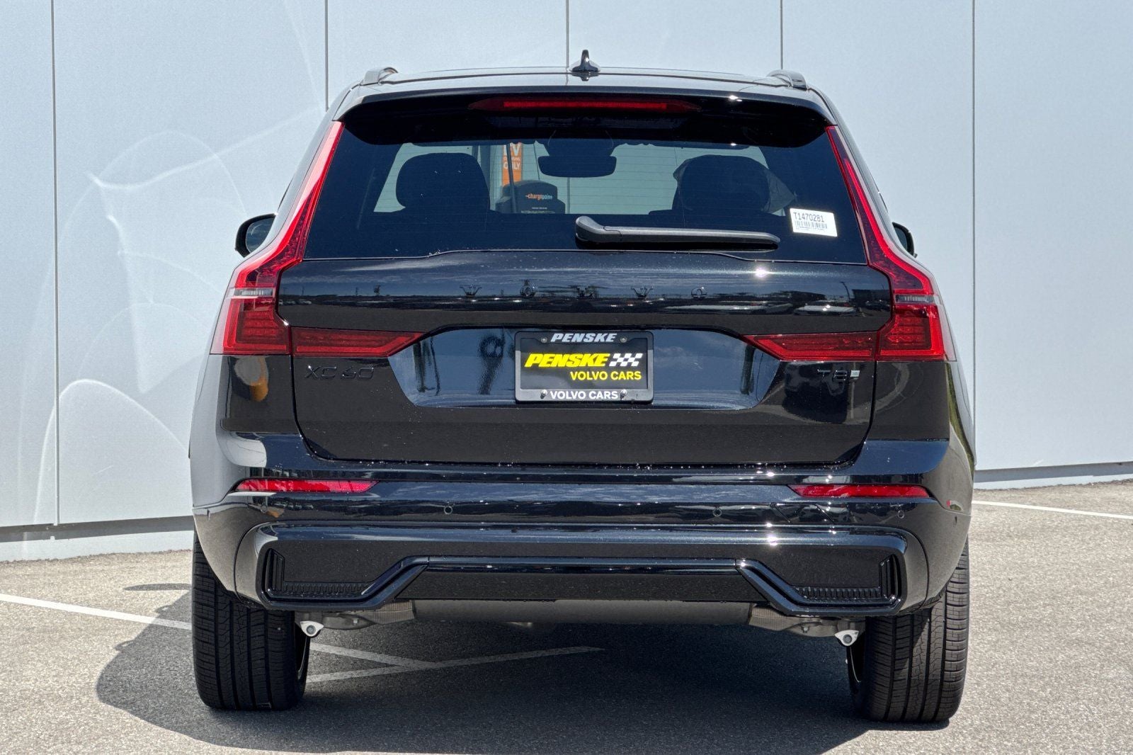 2026 Volvo XC60 Plug-In Hybrid T8 Ultra Black Edition