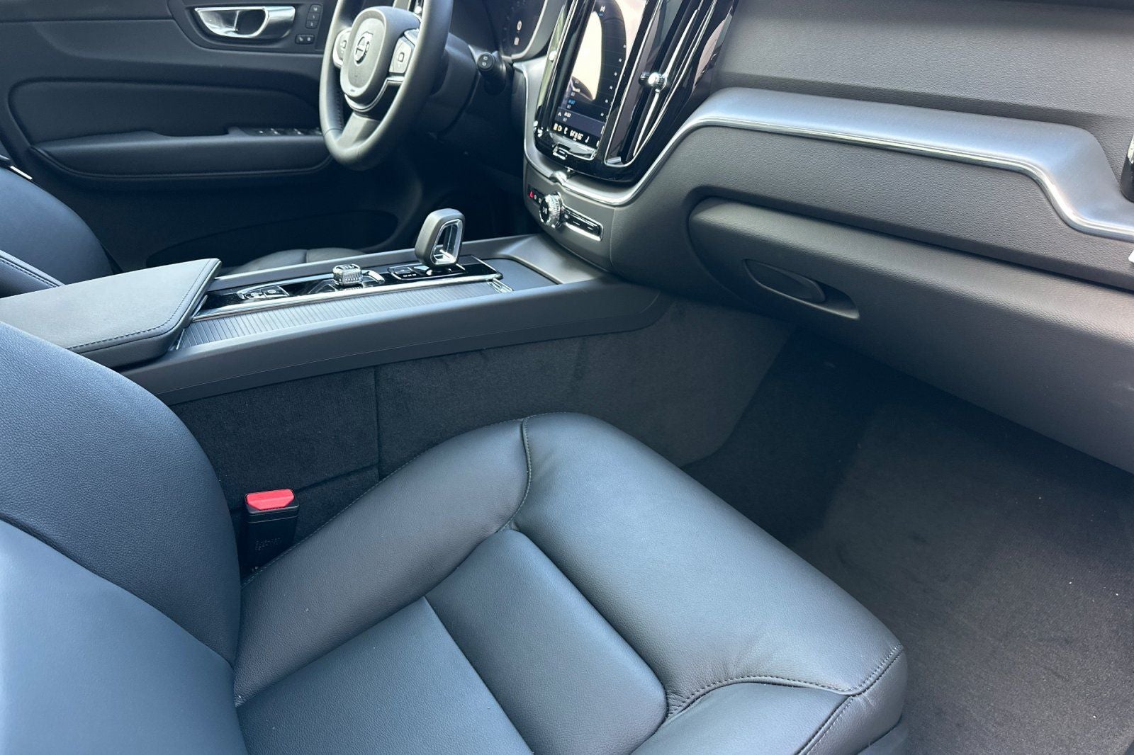 2025 Volvo XC60 Plug-In Hybrid T8 Core