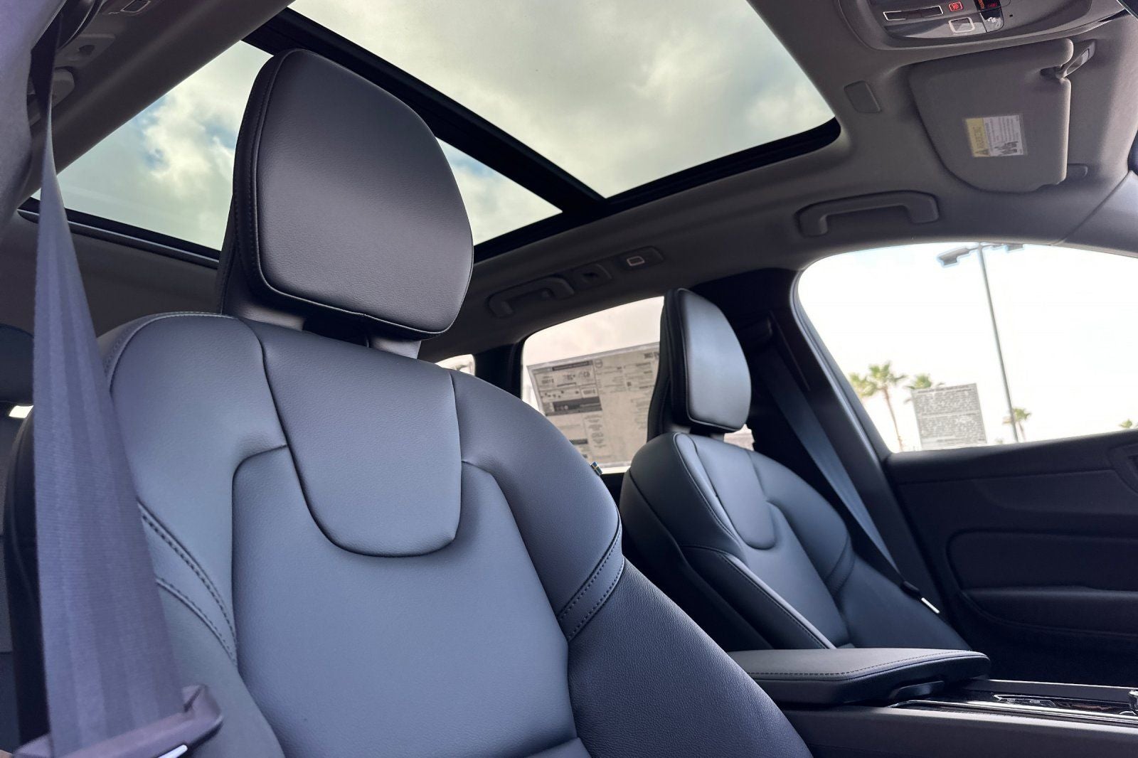 2025 Volvo XC60 Plug-In Hybrid T8 Core