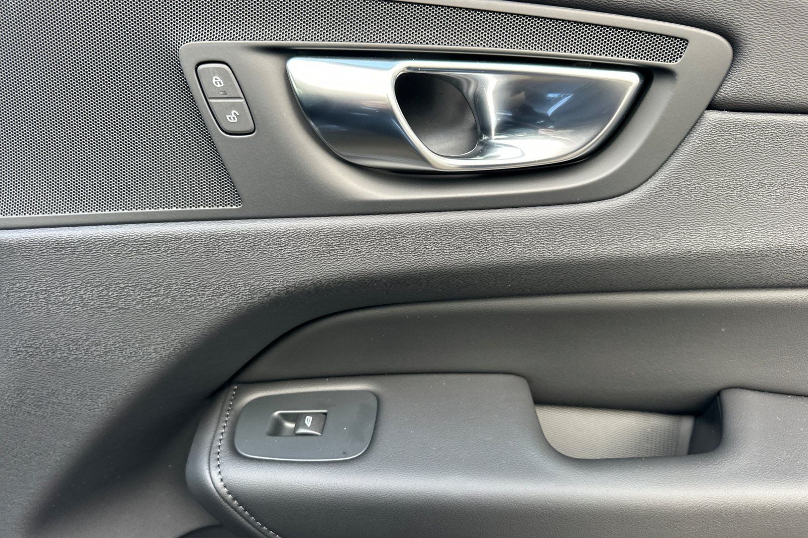 2025 Volvo XC60 Plug-In Hybrid T8 Core