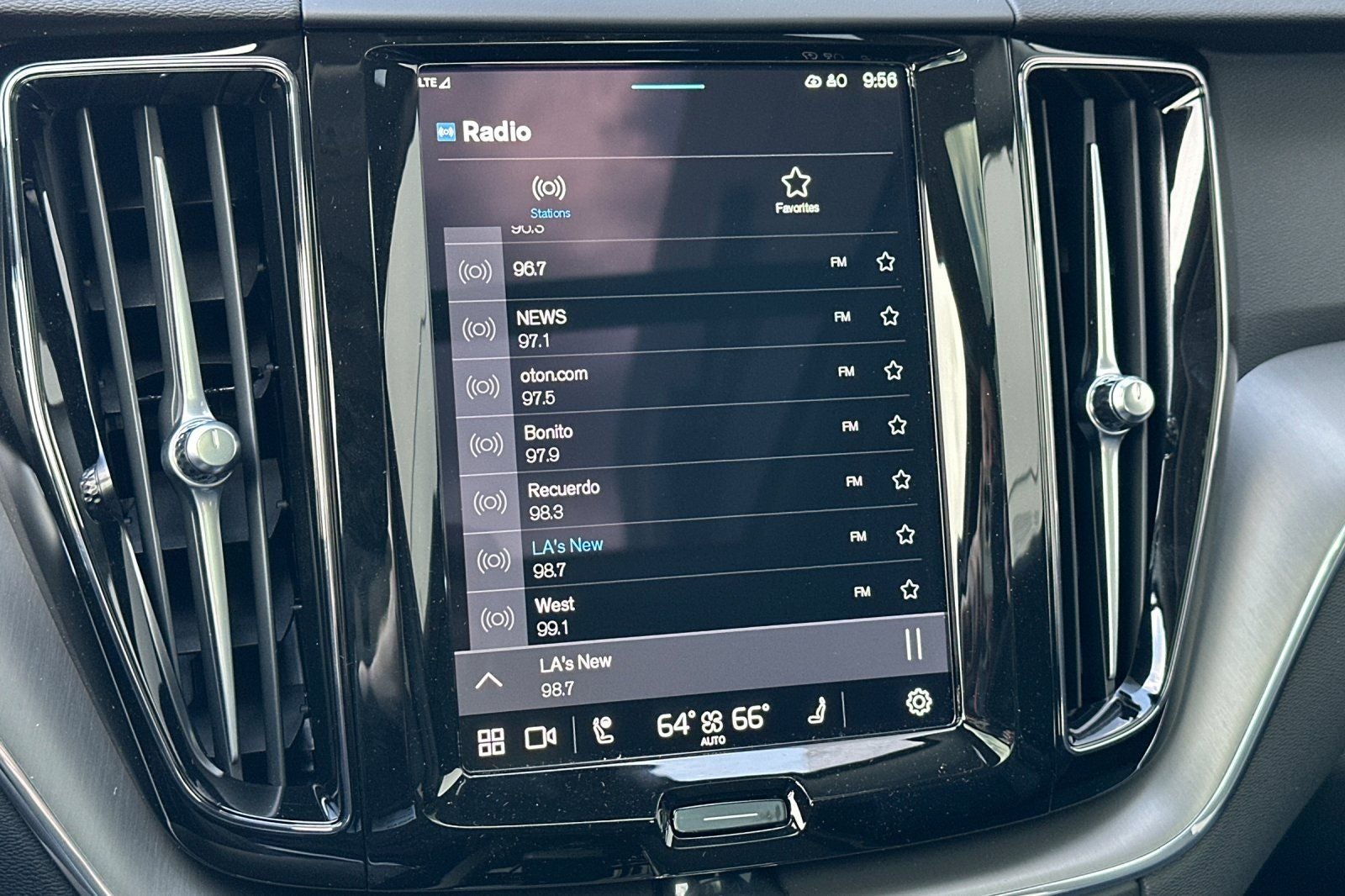 2025 Volvo XC60 Plug-In Hybrid T8 Core