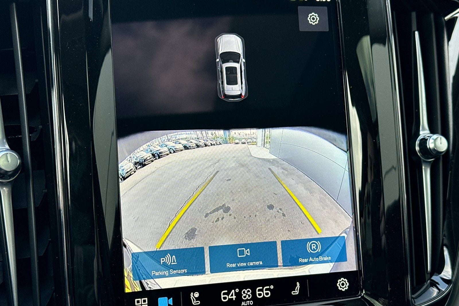 2025 Volvo XC60 Plug-In Hybrid T8 Core