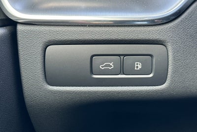 2025 Volvo XC60 Plug-In Hybrid T8 Core