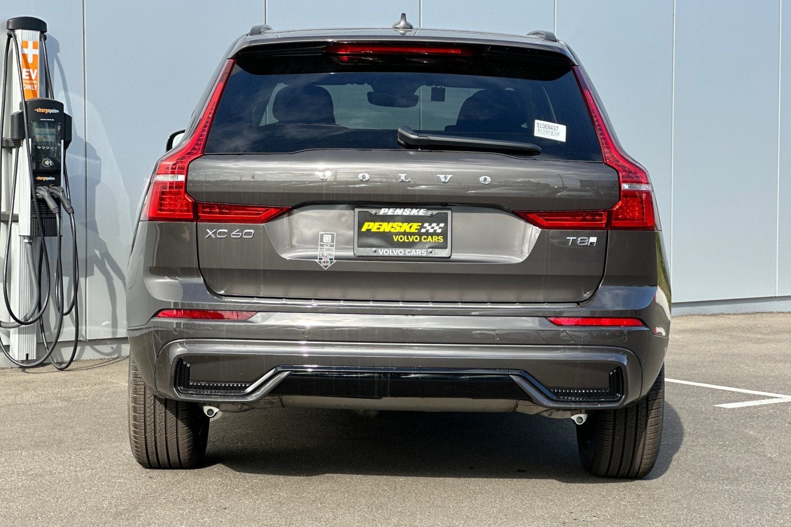 2025 Volvo XC60 Plug-In Hybrid T8 Core