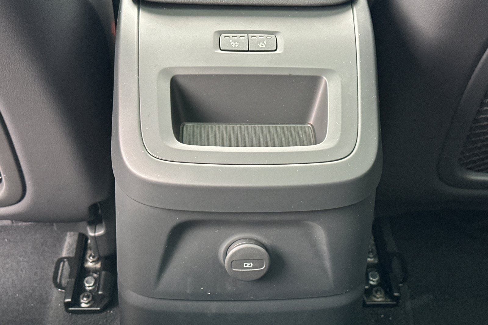 2025 Volvo XC60 Plug-In Hybrid T8 Core