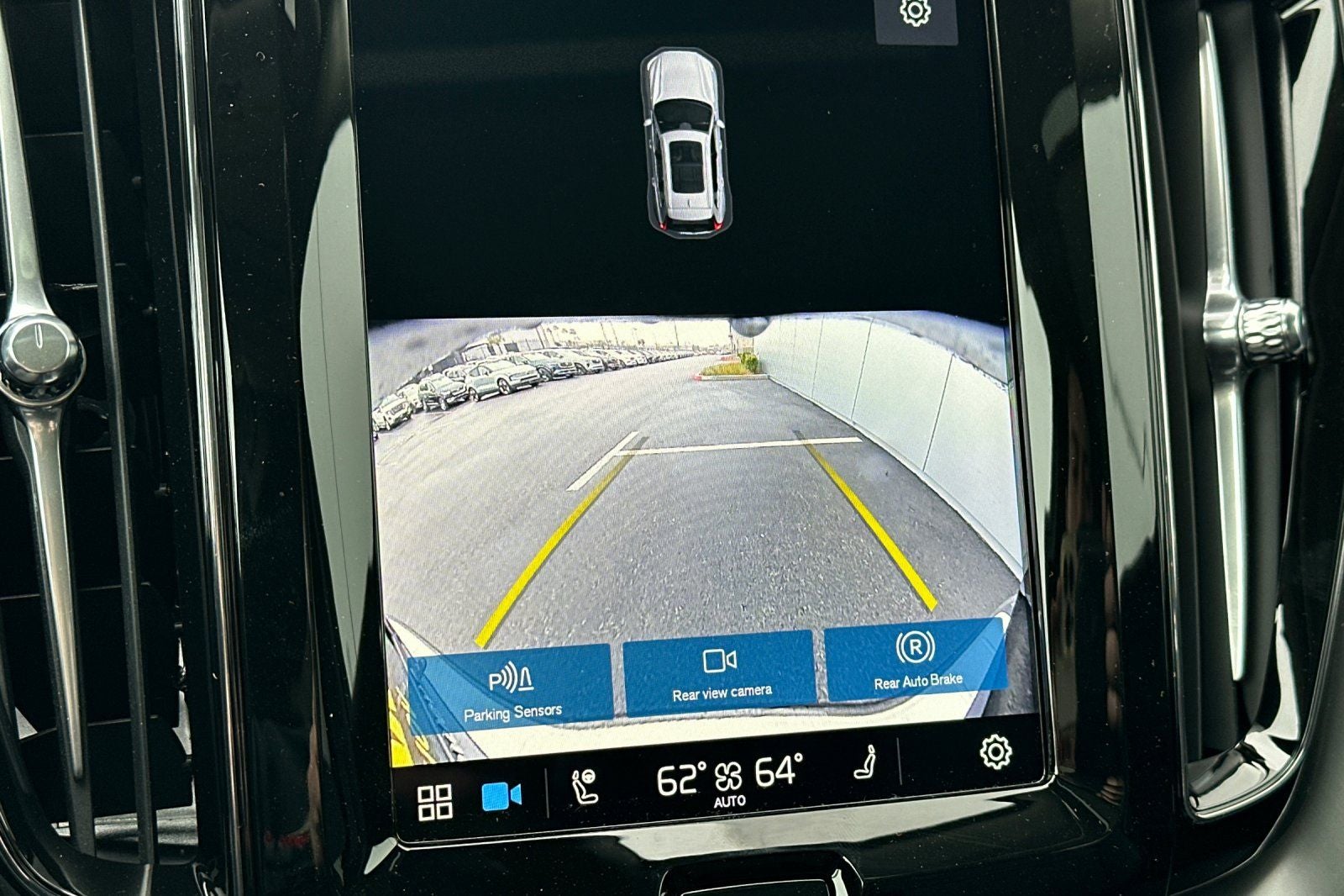 2025 Volvo XC60 Plug-In Hybrid T8 Core