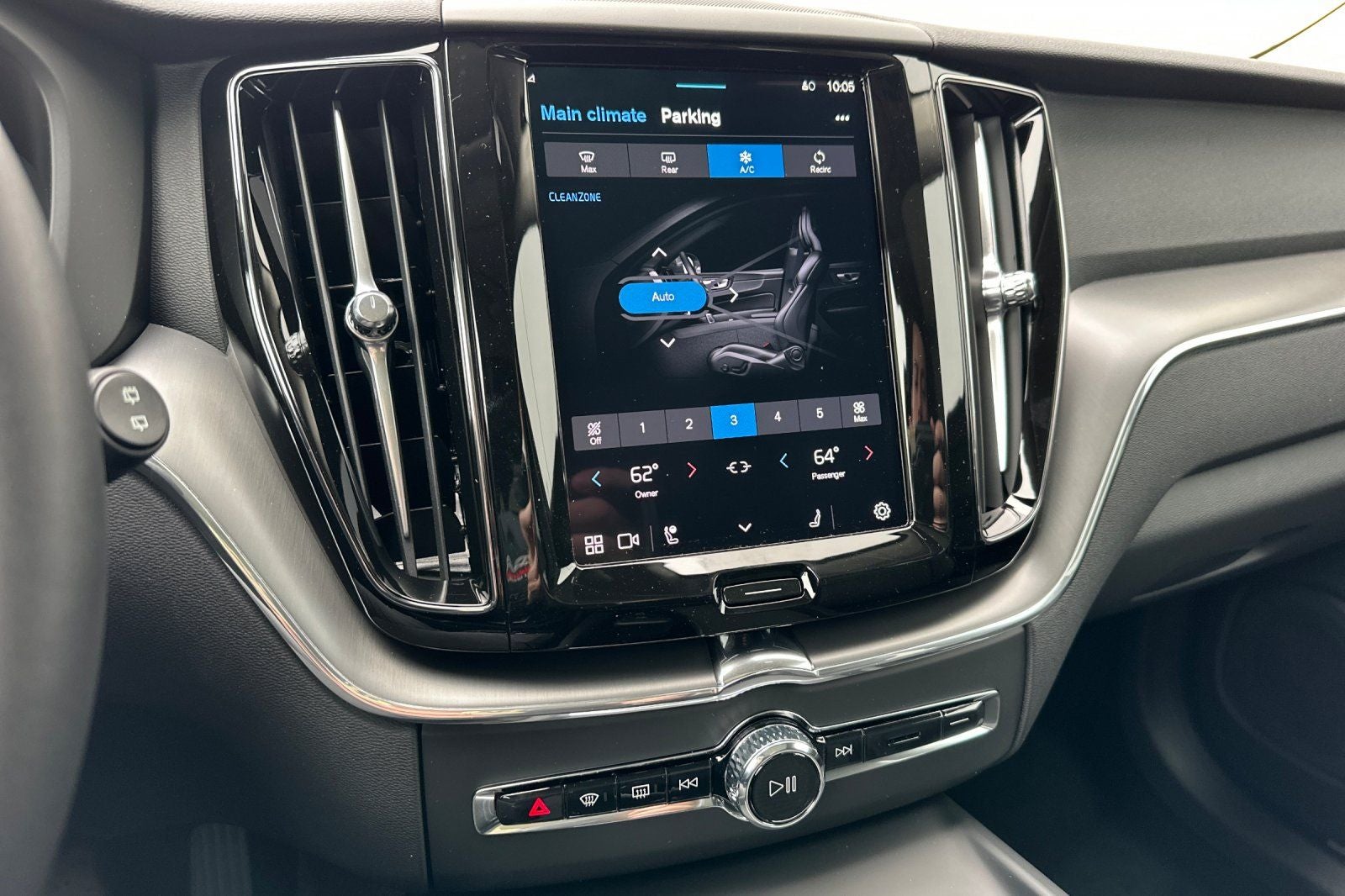 2025 Volvo XC60 Plug-In Hybrid T8 Core