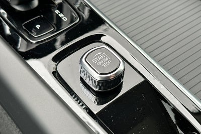 2025 Volvo XC60 Plug-In Hybrid T8 Core