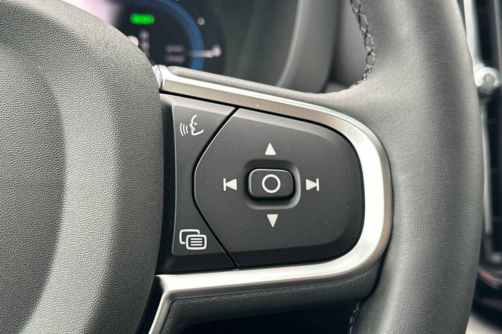 2025 Volvo XC60 Plug-In Hybrid T8 Core