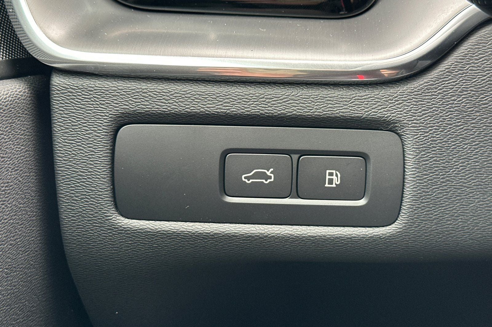 2025 Volvo XC60 Plug-In Hybrid T8 Core