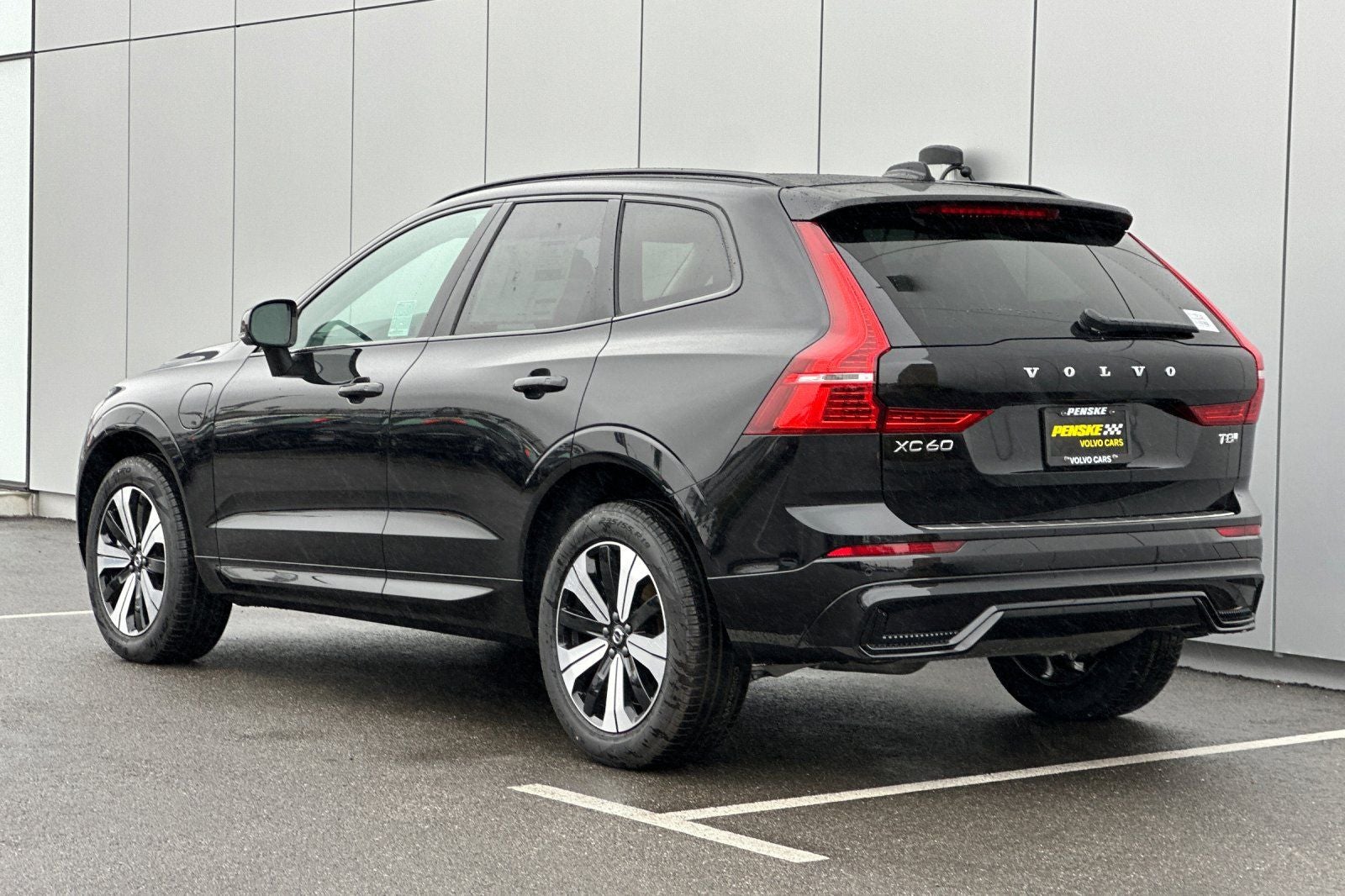 2025 Volvo XC60 Plug-In Hybrid T8 Core