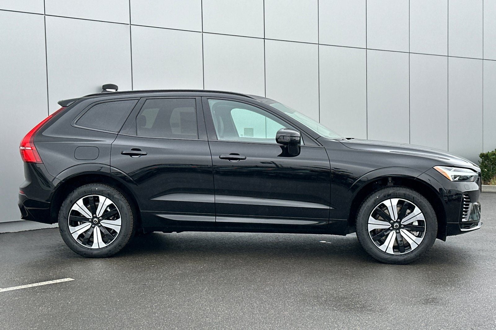 2025 Volvo XC60 Plug-In Hybrid T8 Core