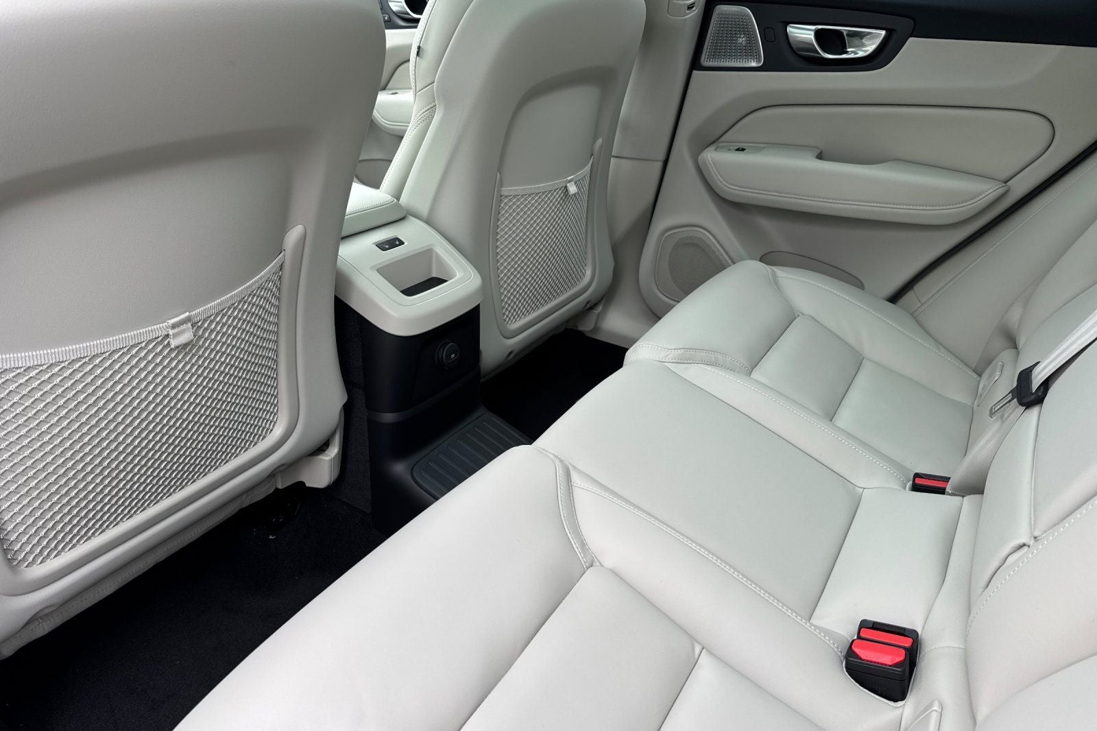 2026 Volvo XC60 Plug-In Hybrid T8 Ultra